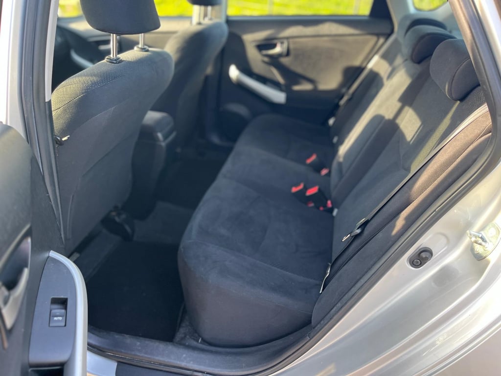 TOYOTA PRIUS - Image 10