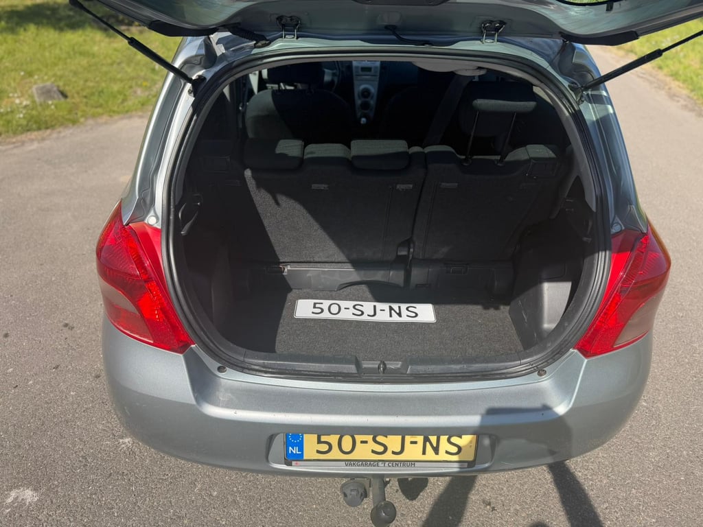 TOYOTA YARIS - Image 9