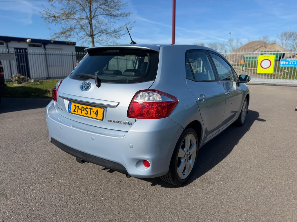 TOYOTA AURIS - Image 12