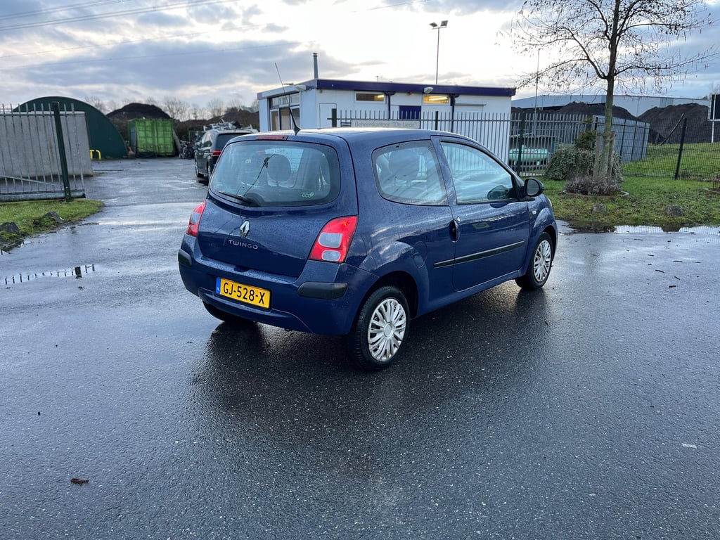 RENAULT TWINGO - Image 12