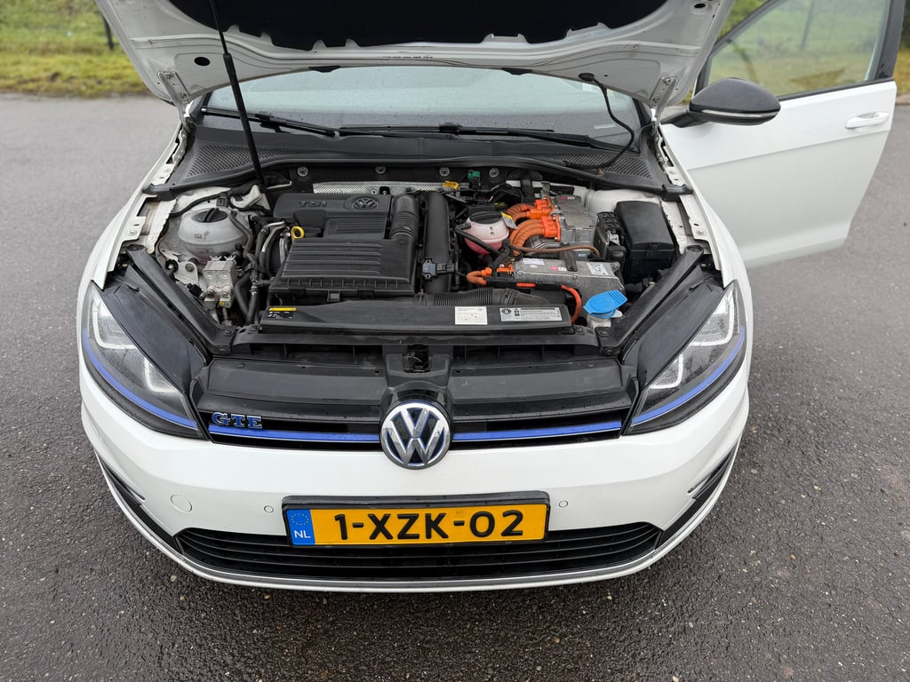 VOLKSWAGEN GOLF - Image 20