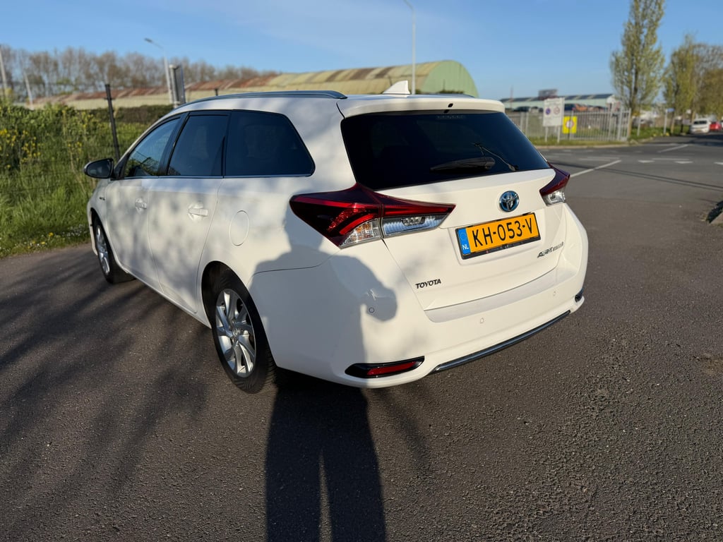 TOYOTA AURIS TOURING SPORTS - Image 6