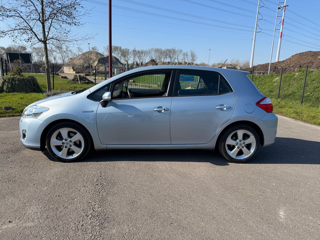 TOYOTA AURIS - Image 8