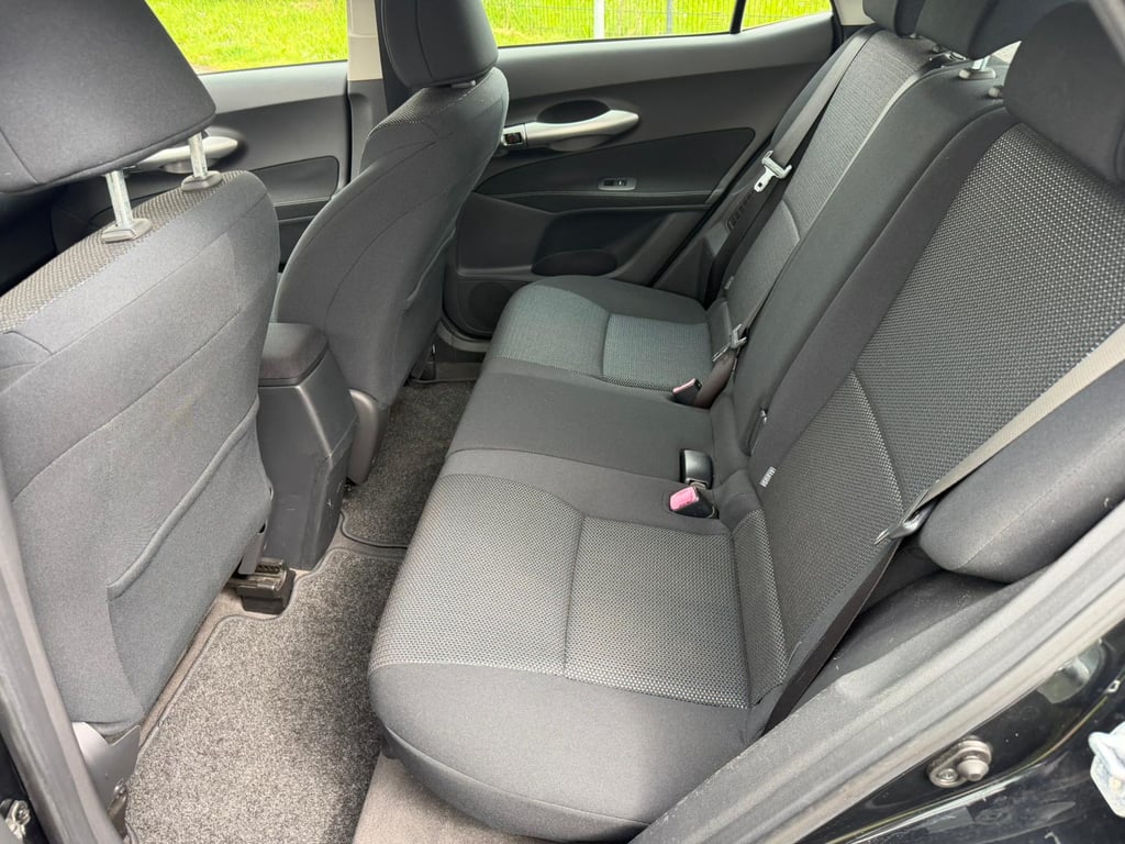 TOYOTA  AURIS - Image 12