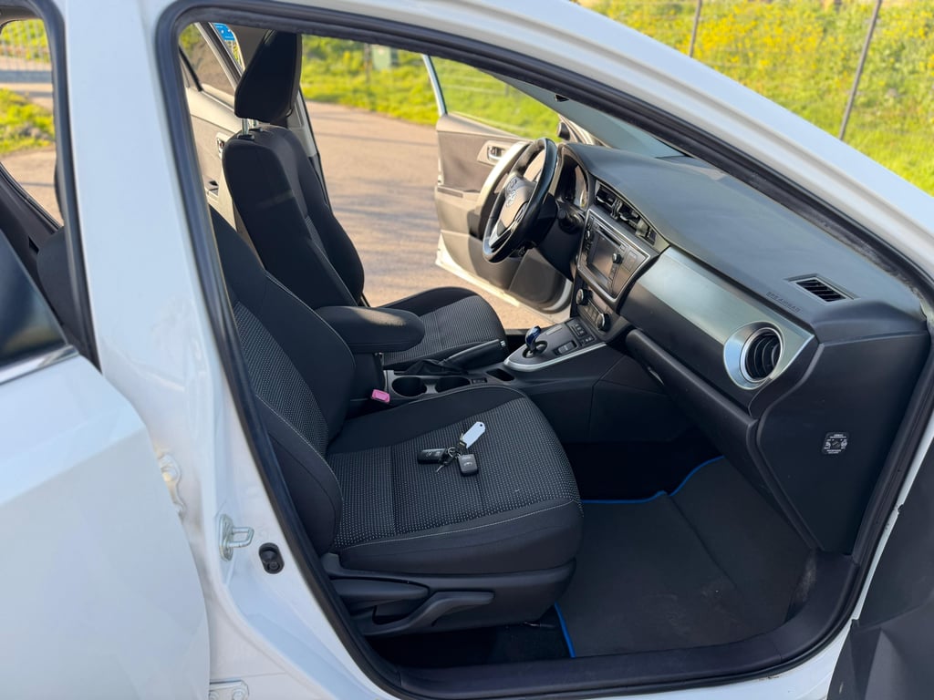 TOYOTA PRIUS - Image 20