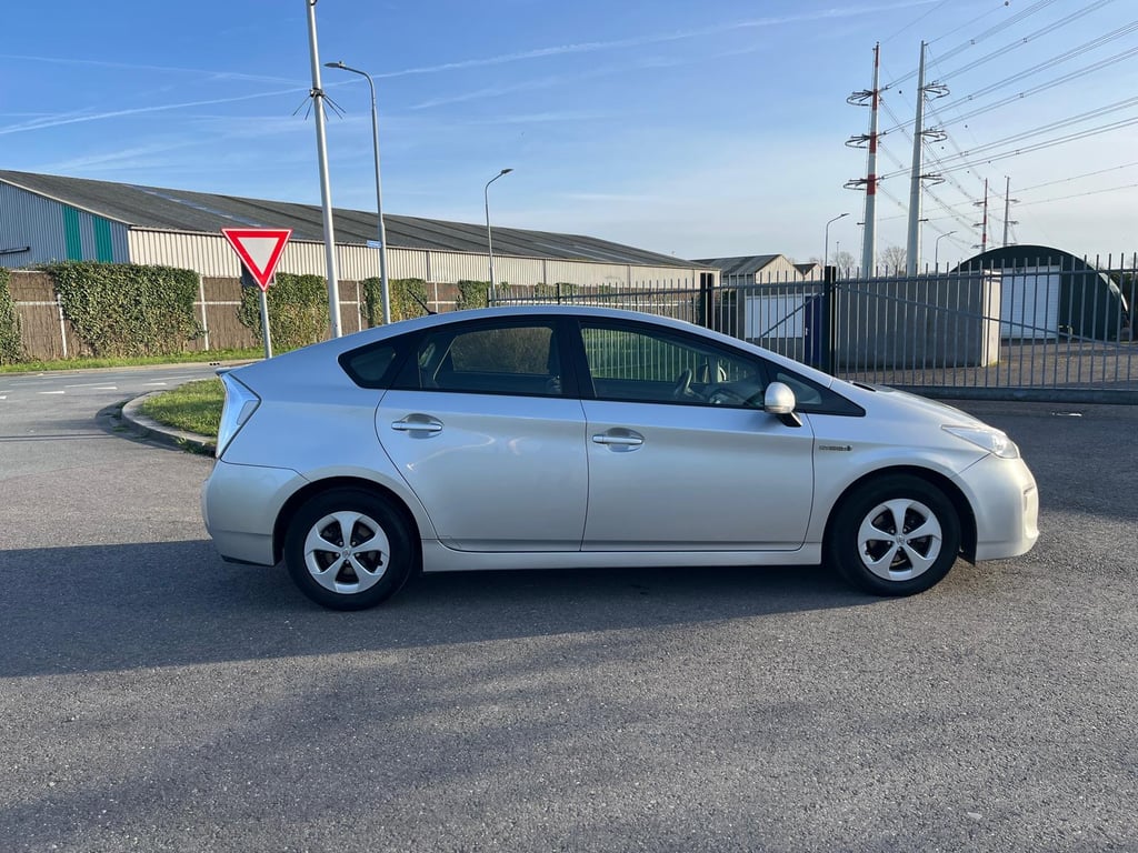 TOYOTA PRIUS - Image 6