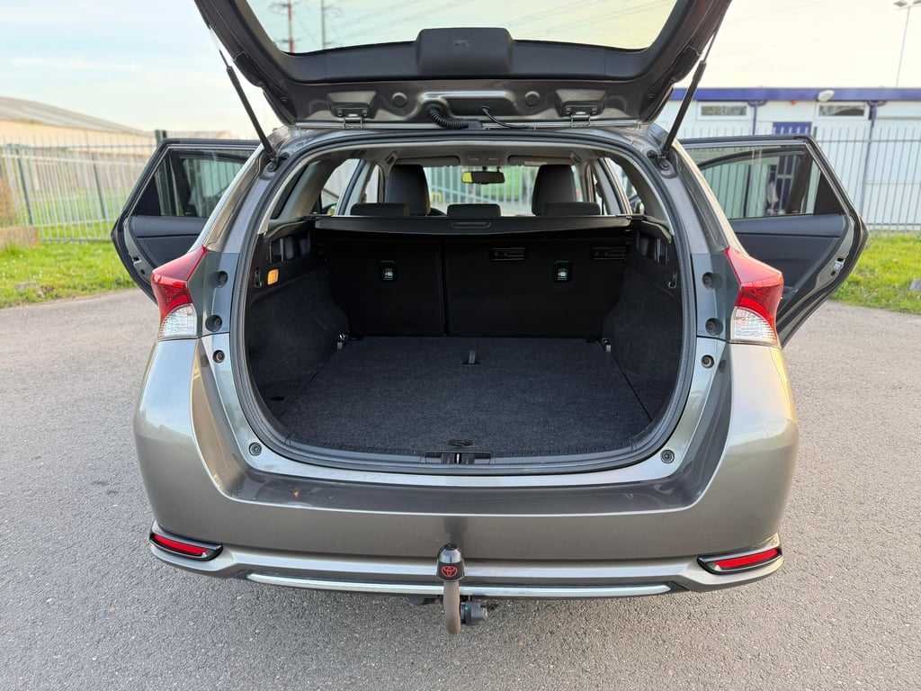 TOYOTA AURIS TOURING SPORTS - Image 4