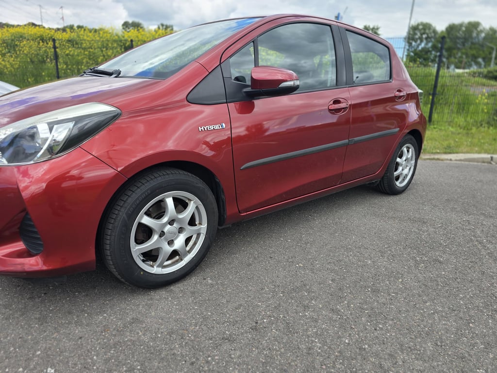 TOYOTA YARIS - Image 4