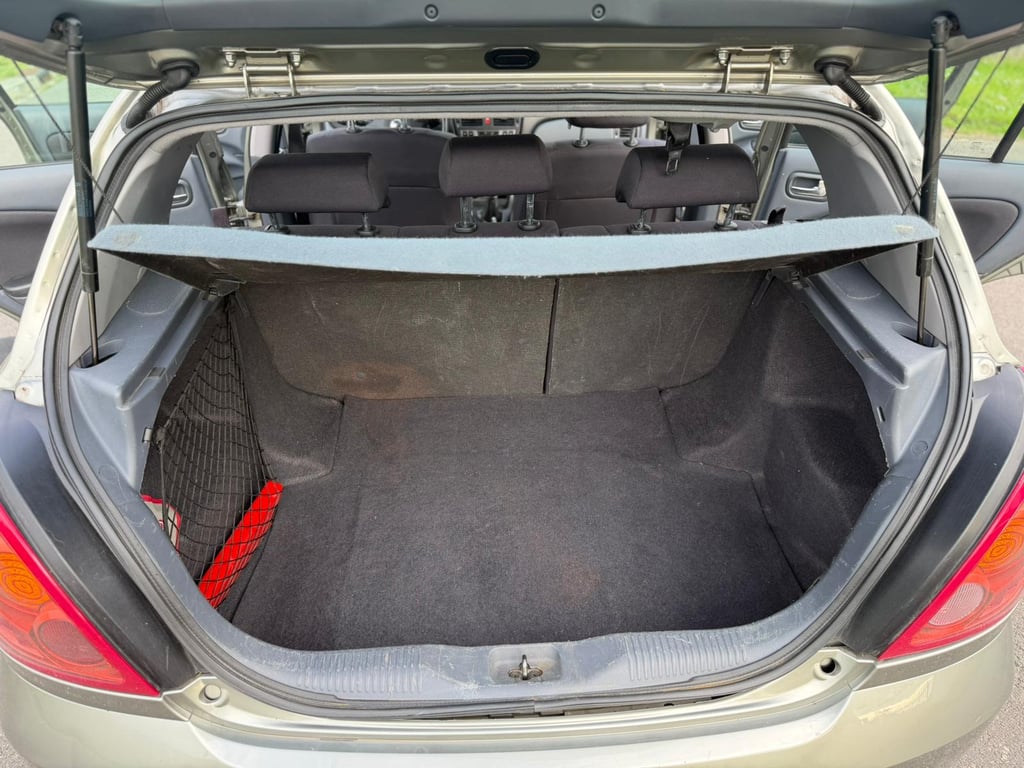 NISSAN ALMERA - Image 9