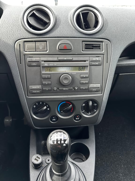FORD FUSION - Image 16