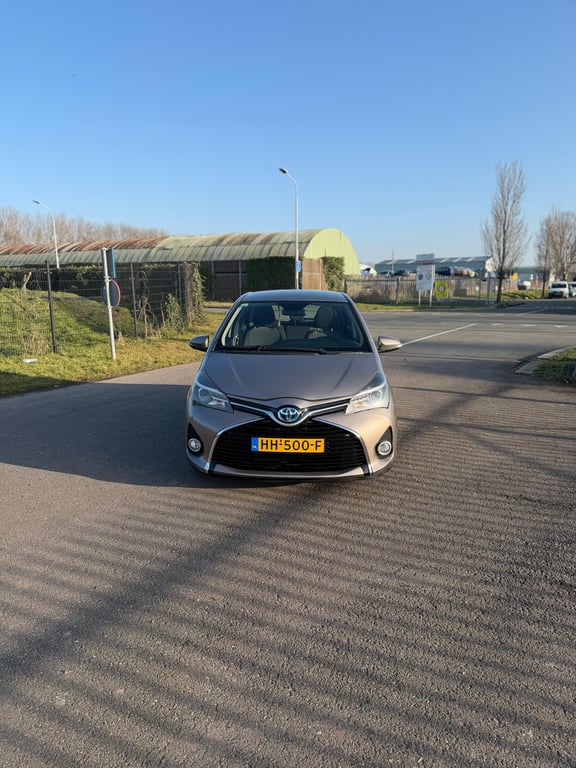 TOYOTA YARIS - Image 2