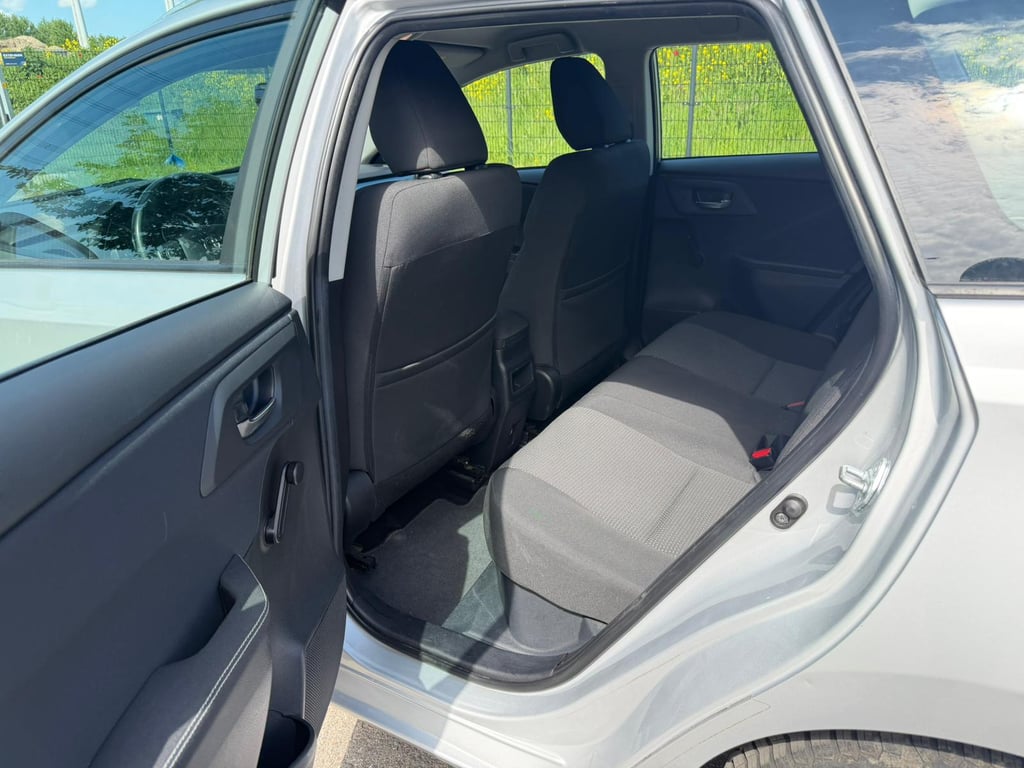 TOYOTA AURIS TOURING SPORTS - Image 11