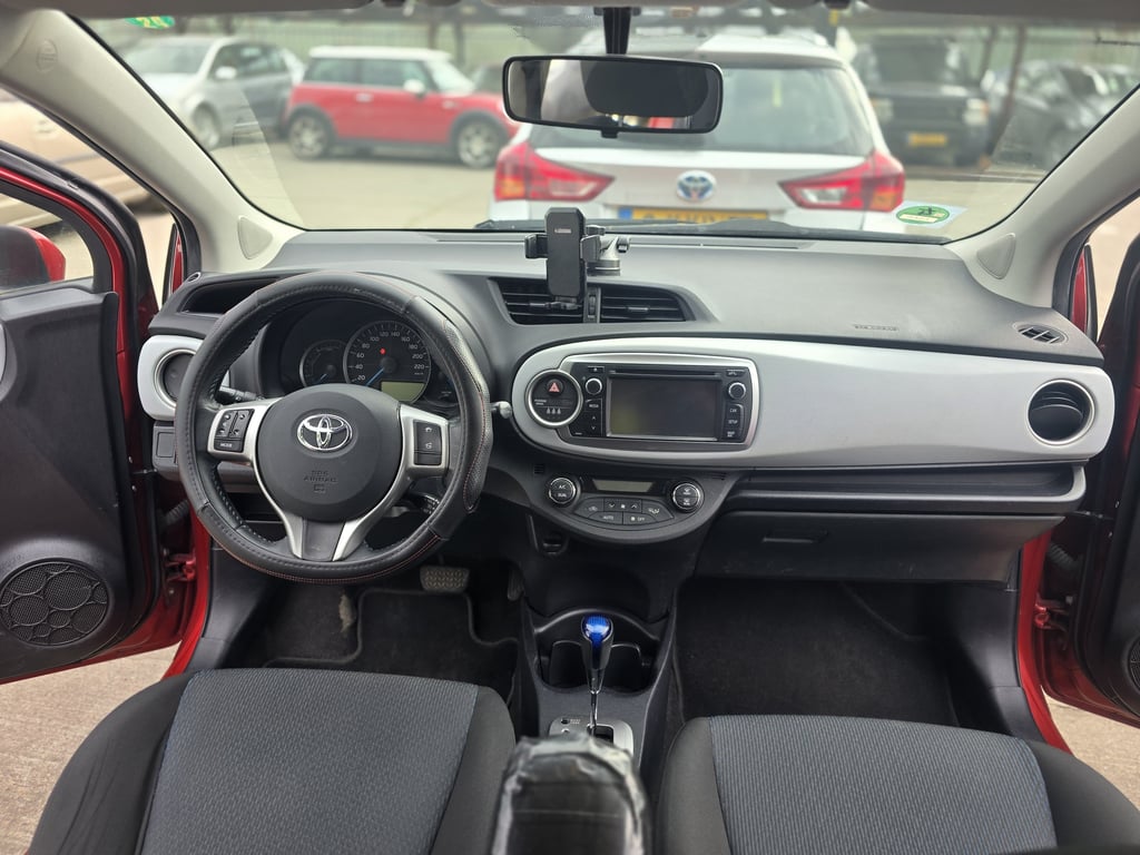 TOYOTA YARIS - Image 17