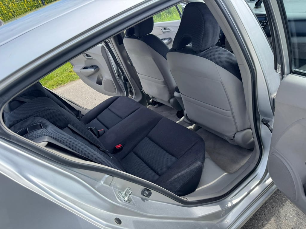 HONDA  INSIGHT - Image 13