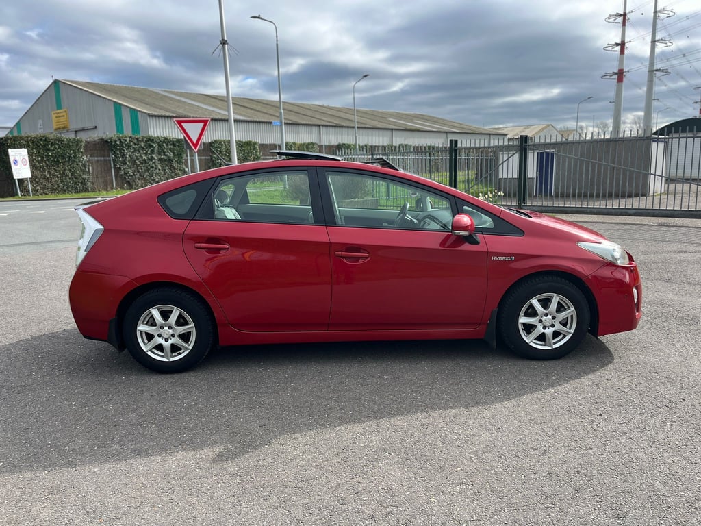 TOYOTA PRIUS - Image 7