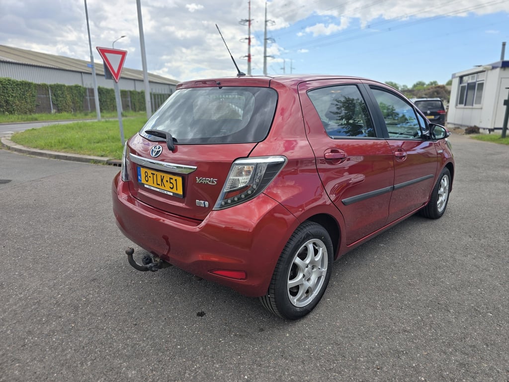 TOYOTA YARIS - Image 6