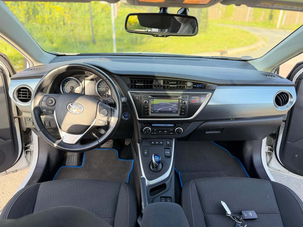 TOYOTA PRIUS - Image 18