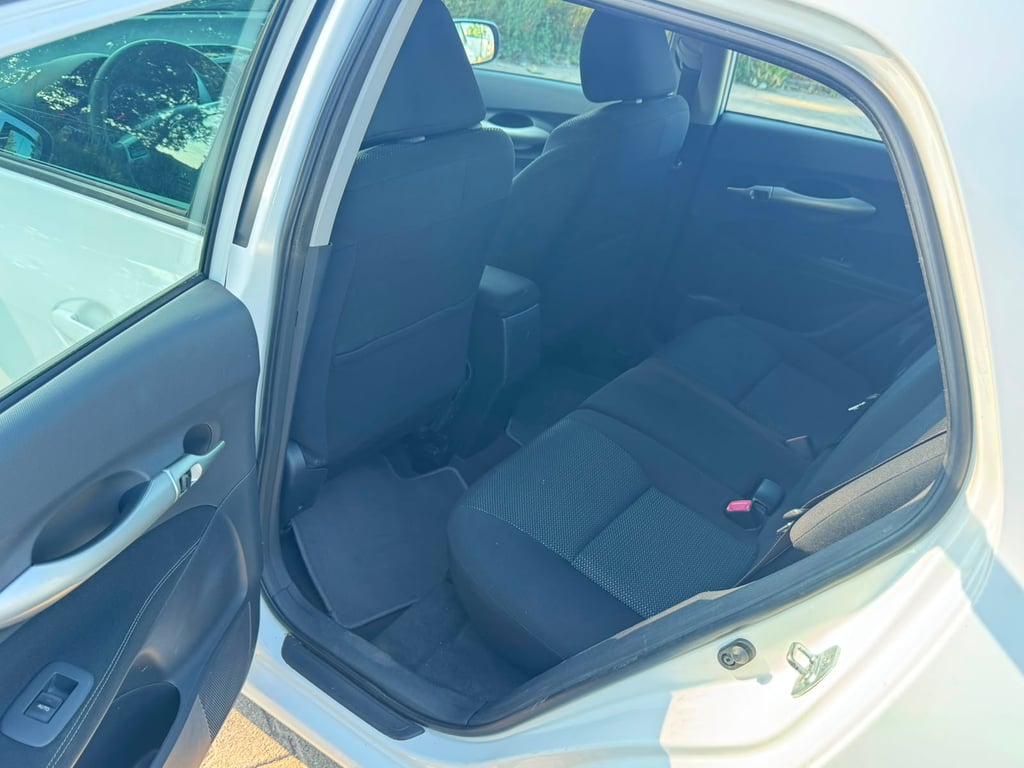 TOYOTA AURIS - Image 10