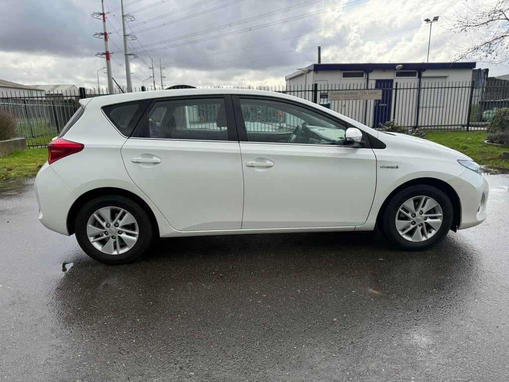 TOYOTA AURIS - Image 3