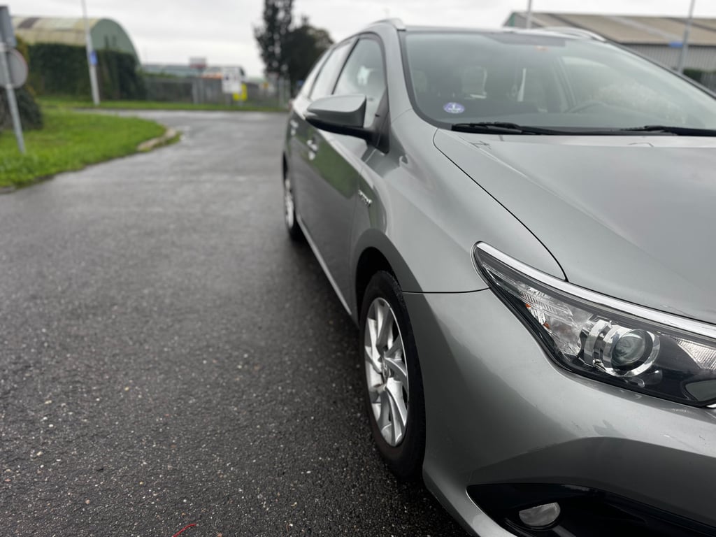 TOYOTA AURIS TOURING SPORTS - Image 4