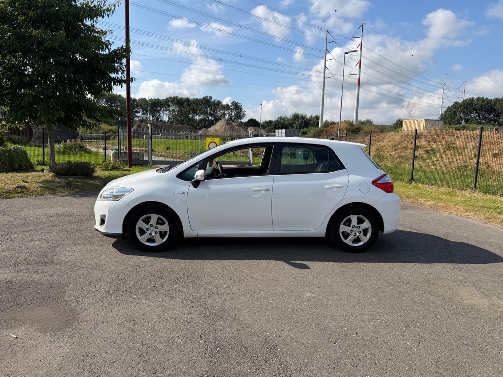 TOYOTA AURIS - Image 6