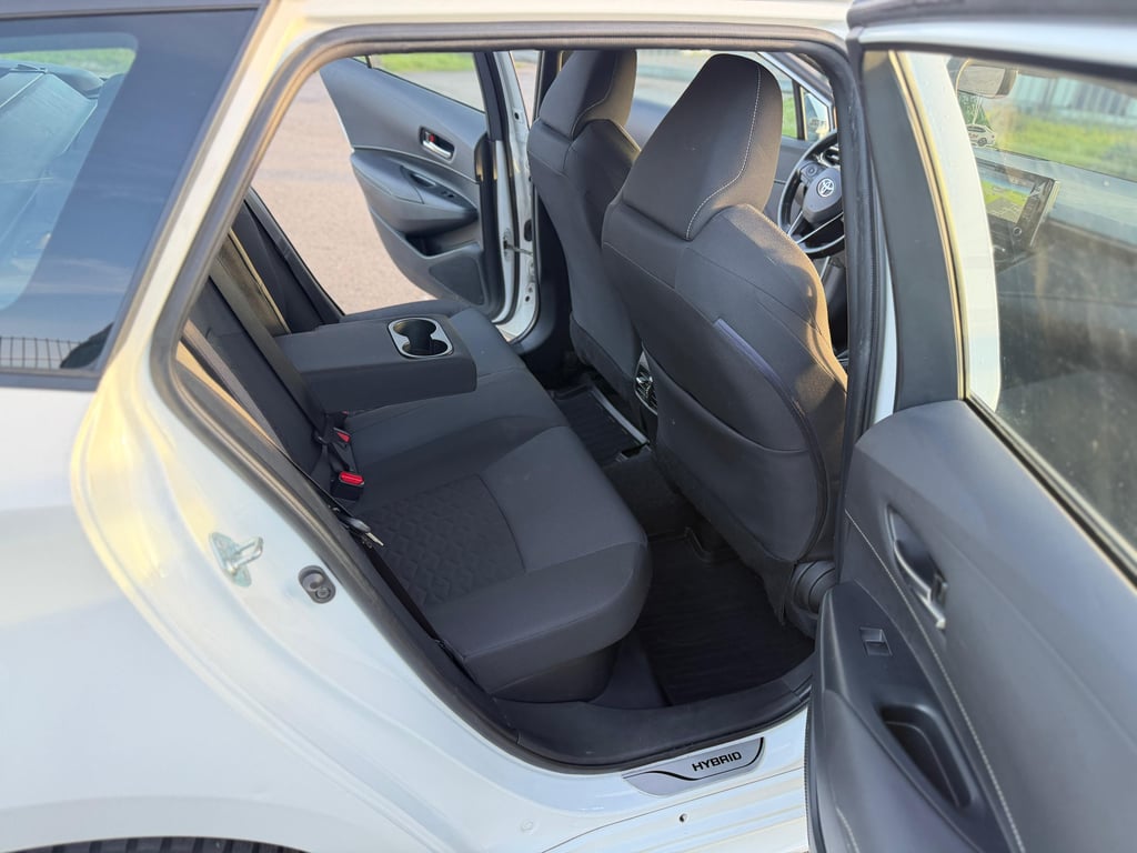 TOYOTA COROLLA TOURING SPORTS - Image 12