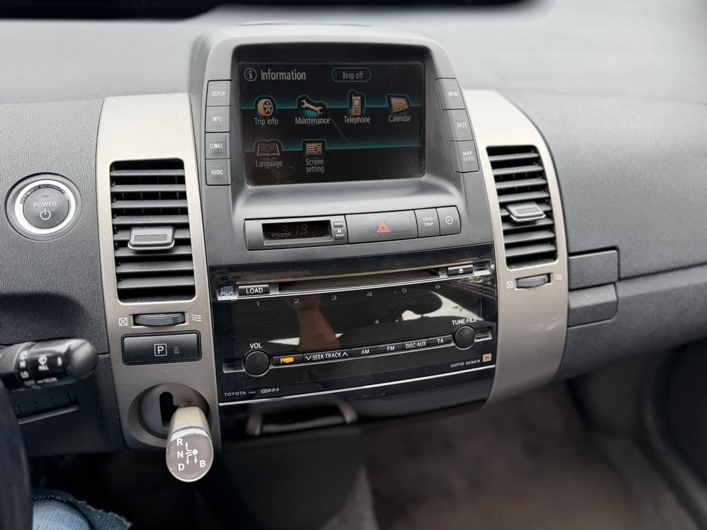 TOYOTA PRIUS - Image 13