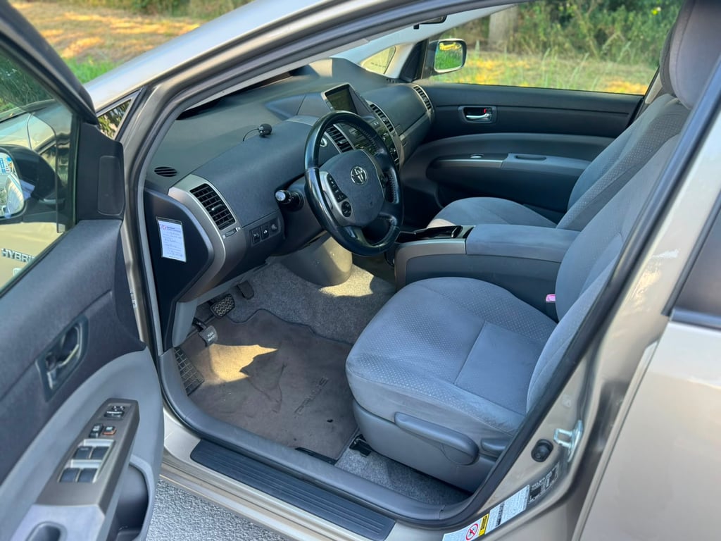 TOYOTA PRIUS - Image 16