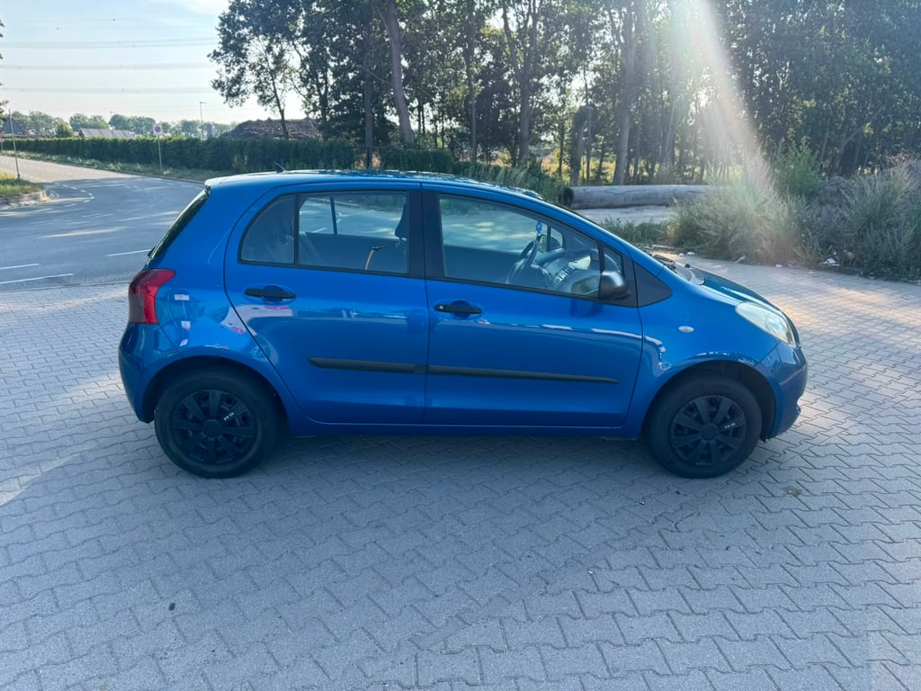 TOYOTA YARIS - Image 5