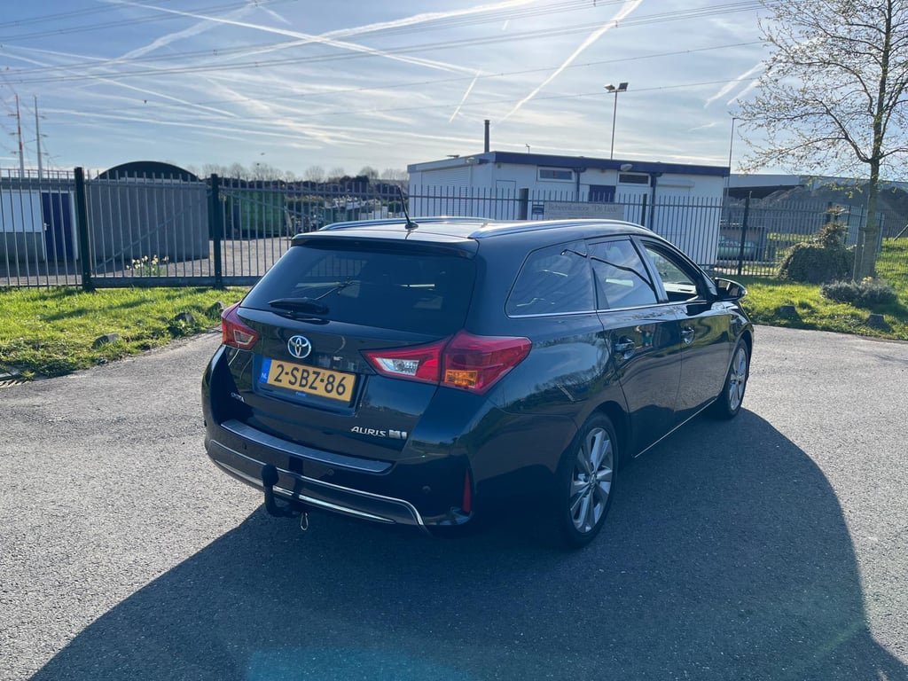 TOYOTO  AURIS TOURING SPORTS - Image 6