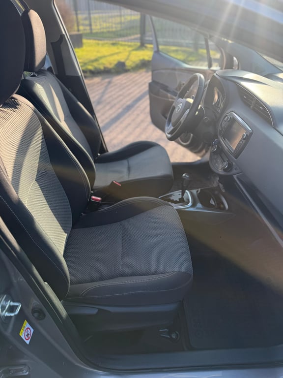 TOYOTA YARIS - Image 19