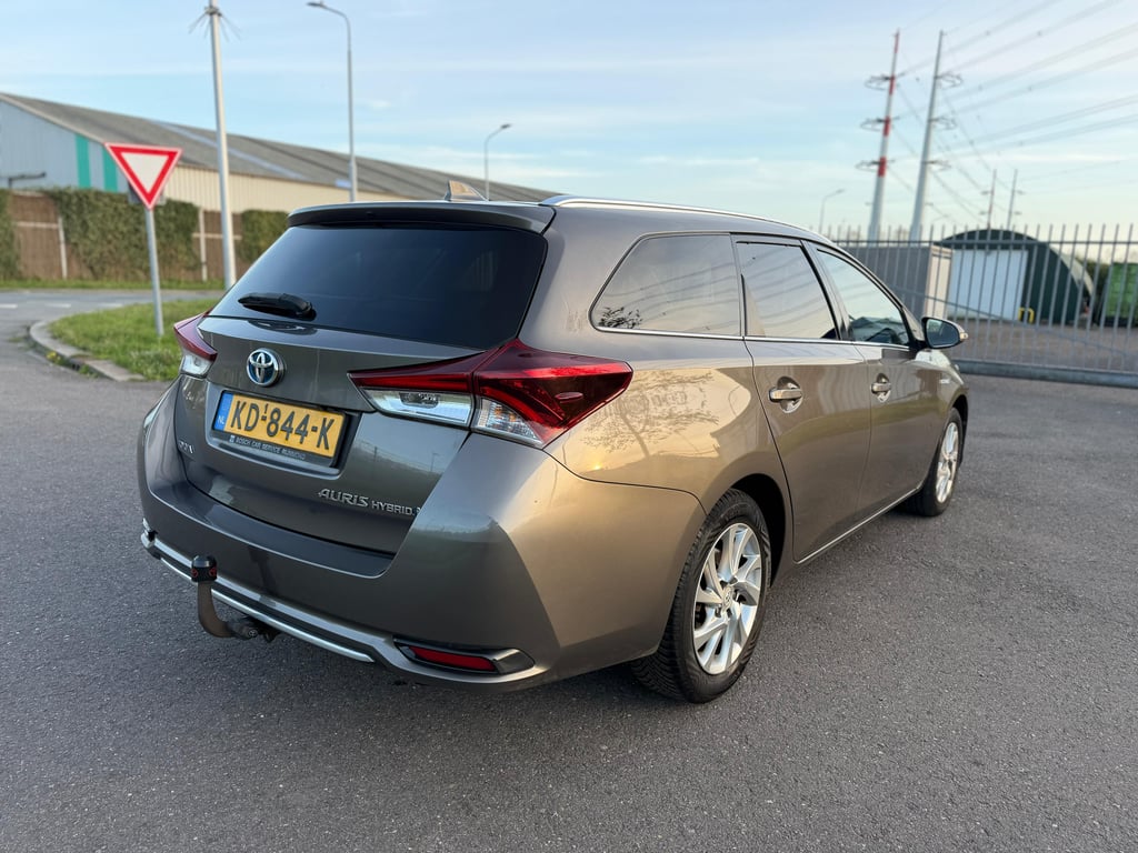 TOYOTA AURIS TOURING SPORTS - Image 8