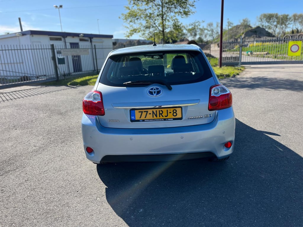 TOYOTA AURIS - Image 4