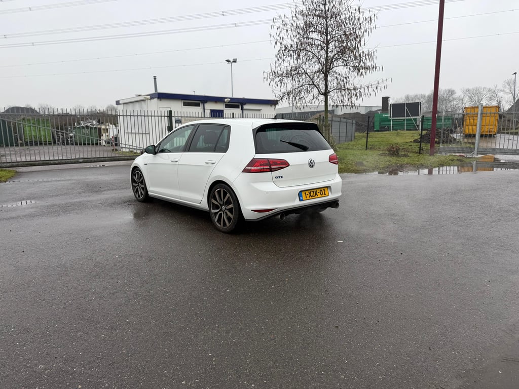 VOLKSWAGEN GOLF - Image 11