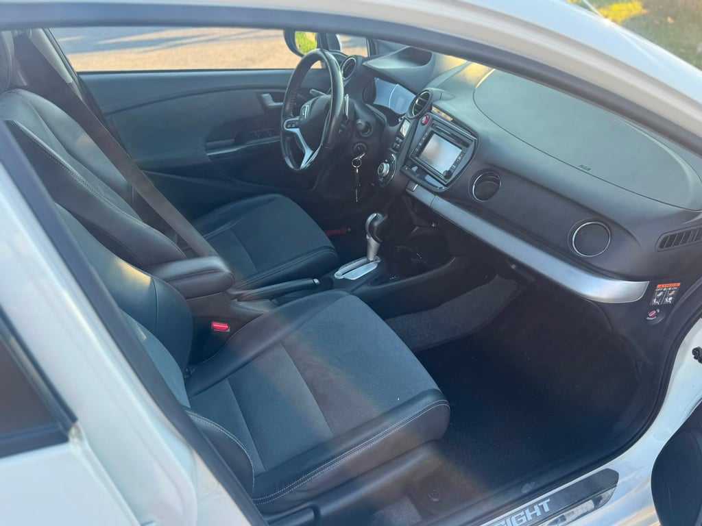 HONDA INSIGHT - Image 16