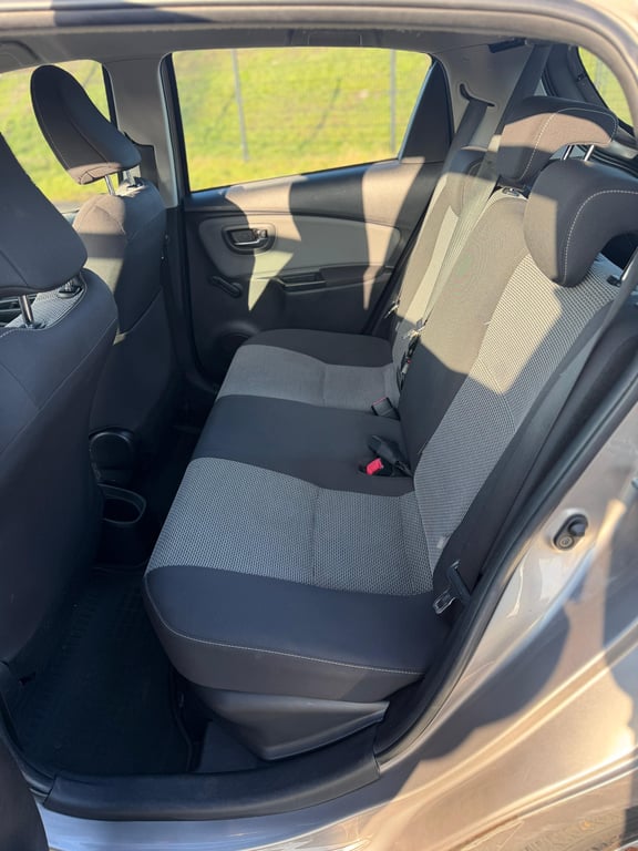 TOYOTA YARIS - Image 16