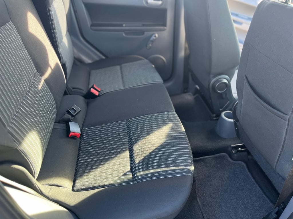 MITSUBISHI COLT - Image 10