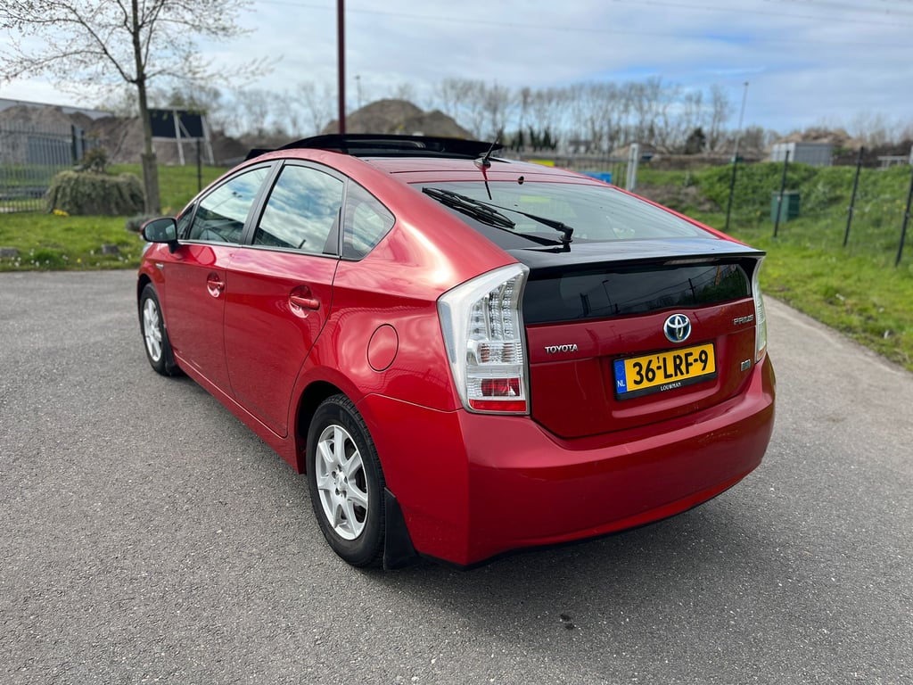 TOYOTA PRIUS - Image 3