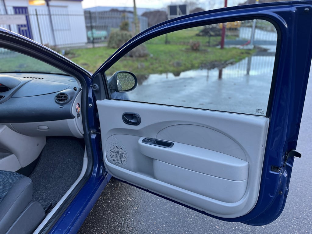 RENAULT TWINGO - Image 17