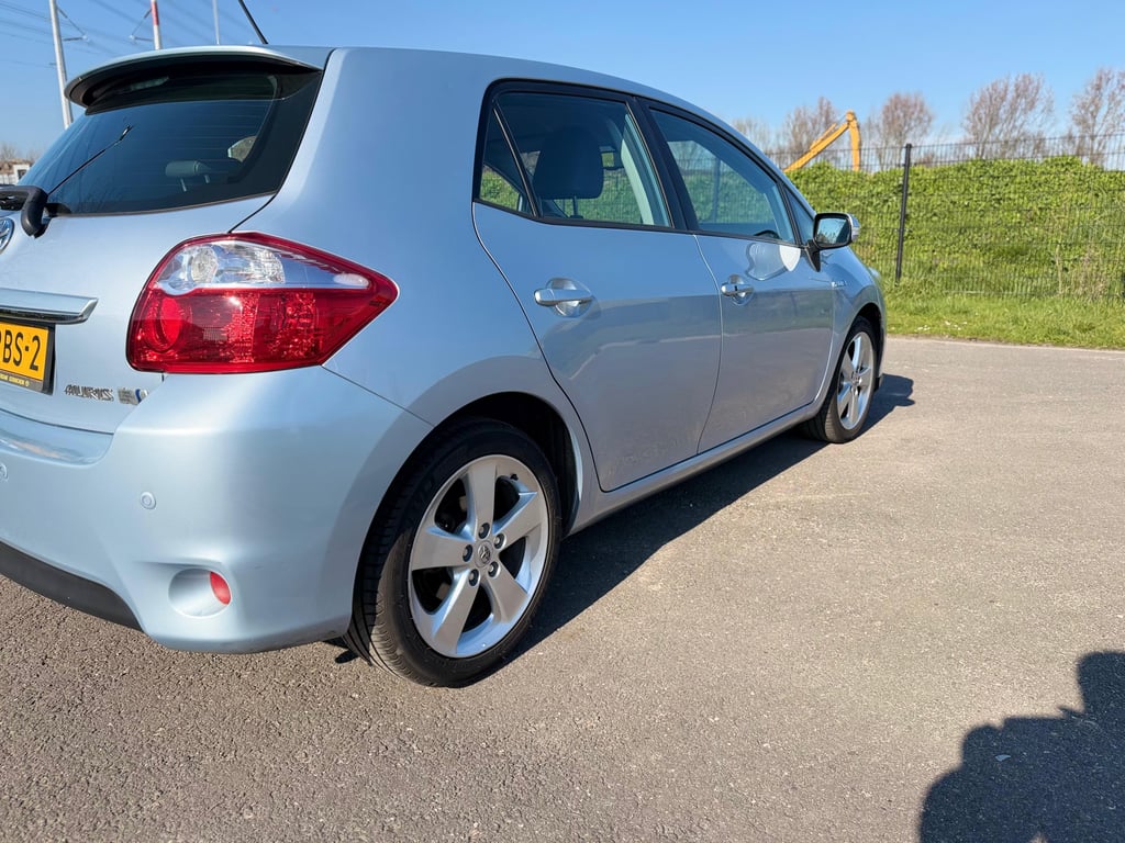 TOYOTA AURIS - Image 3