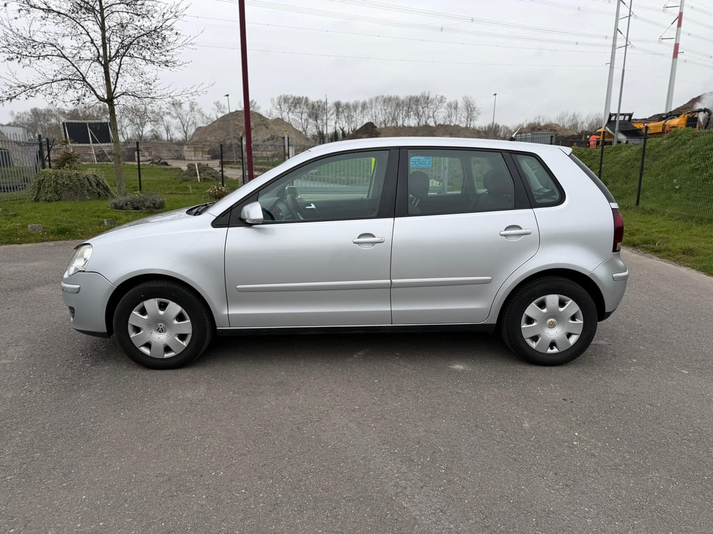 VOLKSWAGEN POLO - Image 24