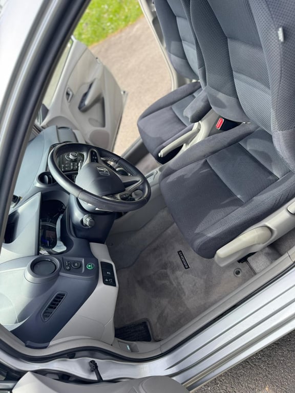 HONDA  INSIGHT - Image 15