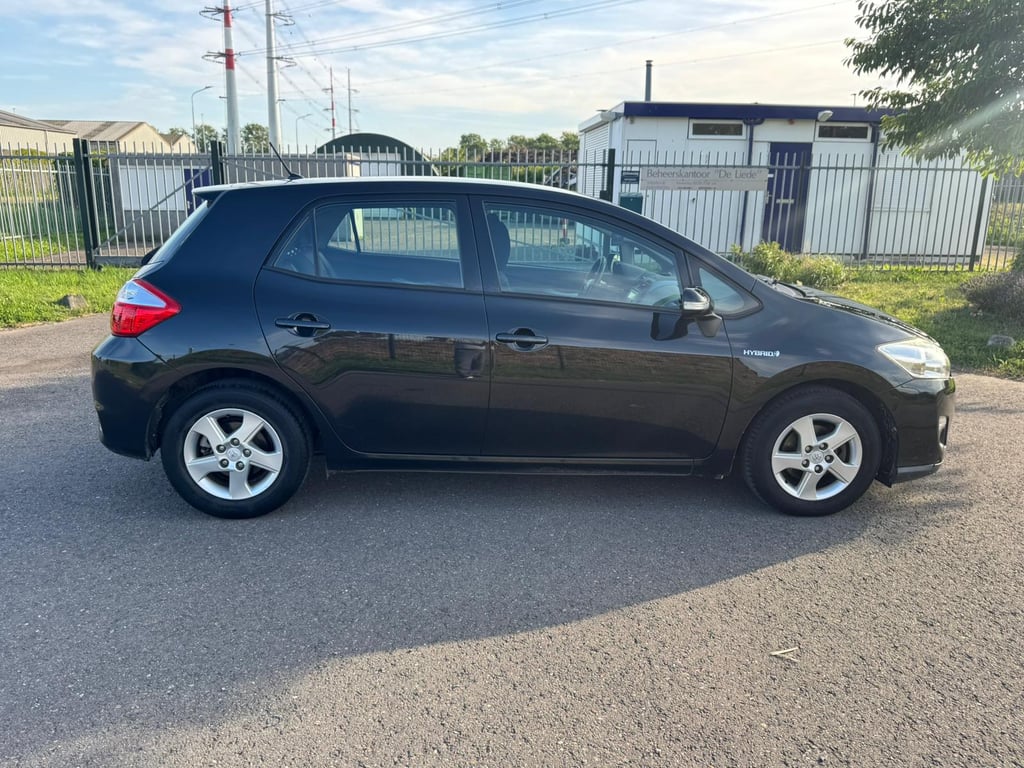TOYOTA AURIS - Image 4