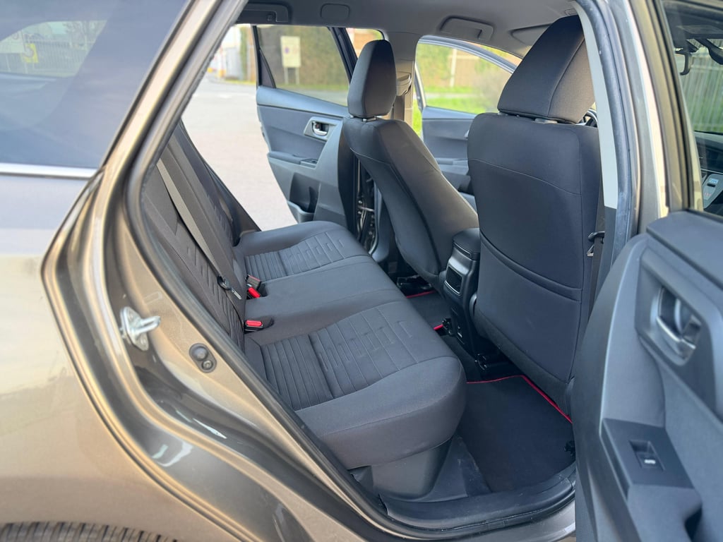 TOYOTA AURIS TOURING SPORTS - Image 12