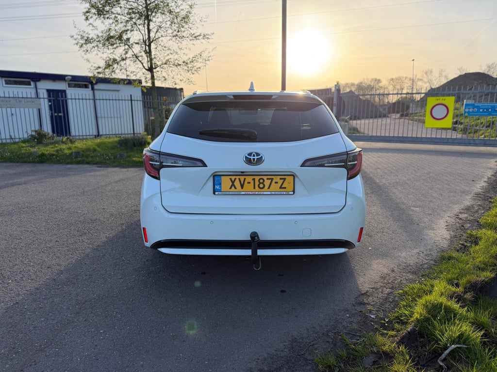 TOYOTA COROLLA TOURING SPORTS - Image 7