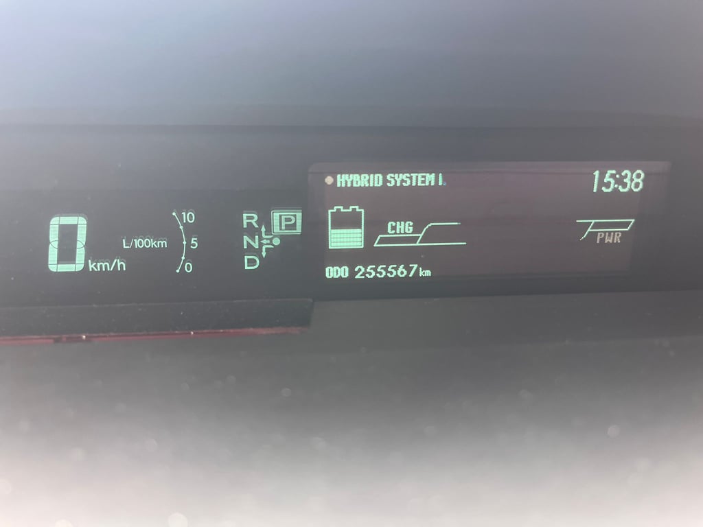 TOYOTA PRIUS - Image 18