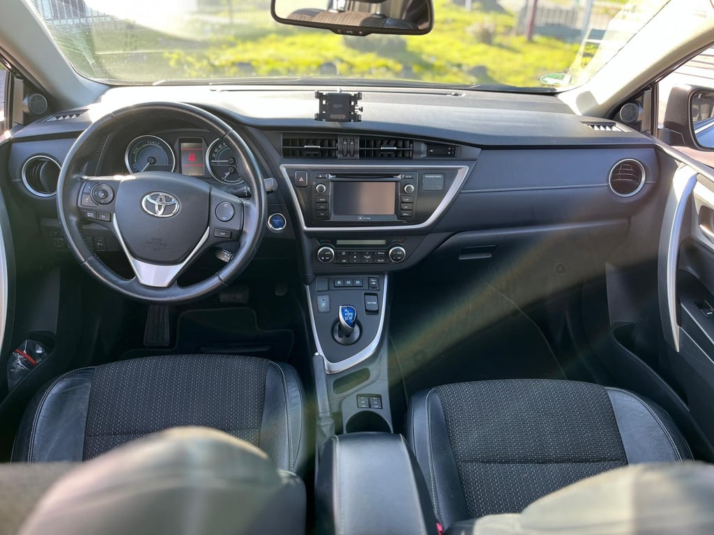 TOYOTO  AURIS TOURING SPORTS - Image 14