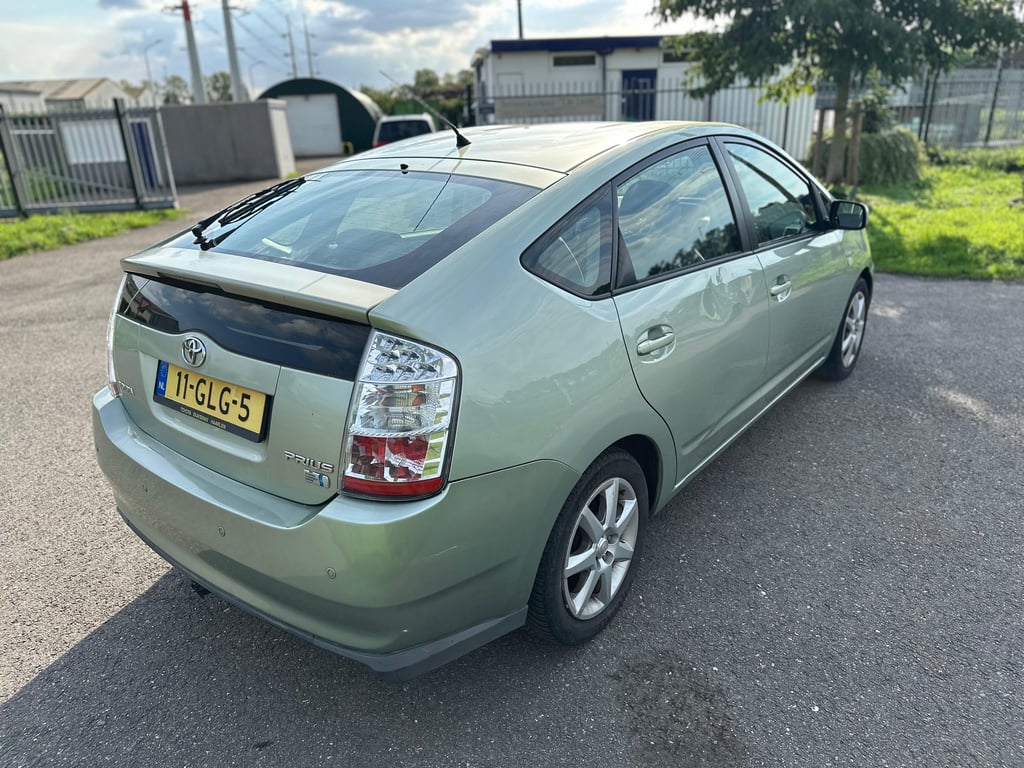 TOYOTA PRIUS - Image 7