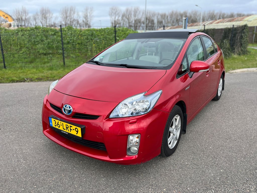 TOYOTA PRIUS - Image 4