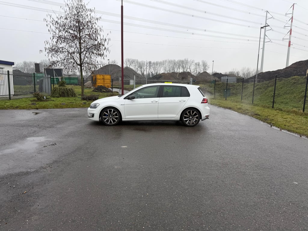 VOLKSWAGEN GOLF - Image 10